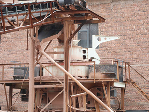 褐铁矿悬辊磨粉机械